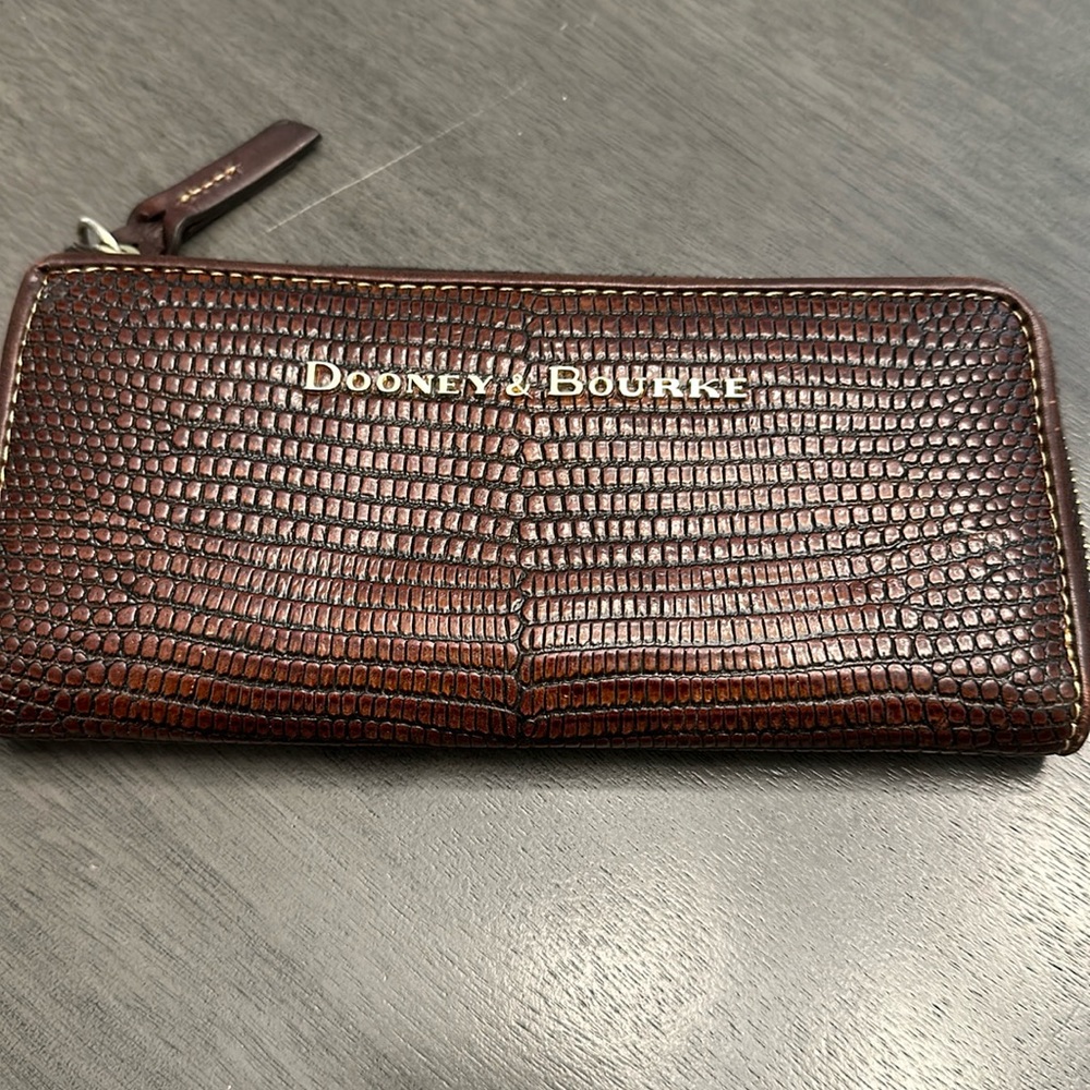 Dooney & Bourke wallet